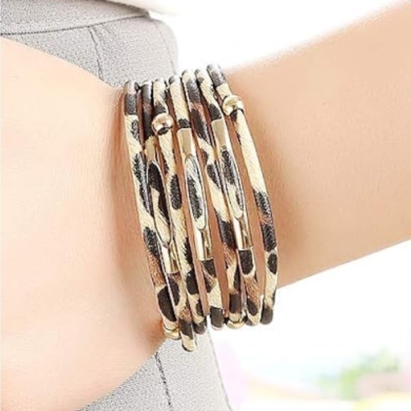Leather Cuff Bracelet Leopard Animal Print - Picture 4 of 10